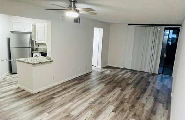 211 Lake Pointe Dr - 211 Lake Pointe Drive, Oakland Park, FL 33309