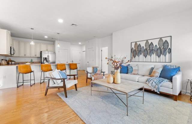 Danvers Updated 3 Bed 2 Bath | Top Floor Condo | Avail Now photos photos