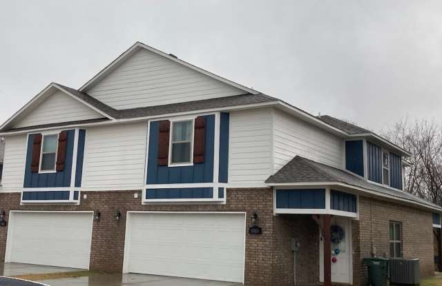 New 3 Bedroom 3.5 Bathroom home, private parking and 2 car garage Now Pre-leasing June 06 Move in !!! - 4167 West Sardinia Way, Fayetteville, AR 72704