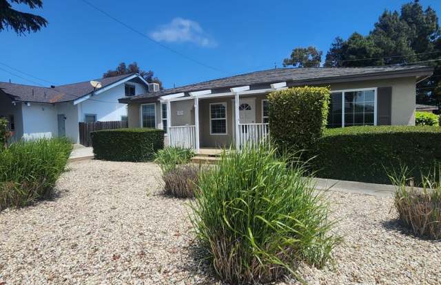 Cozy Cottage in Arroyo Grande - 423 Orchard Street, Arroyo Grande, CA 93420