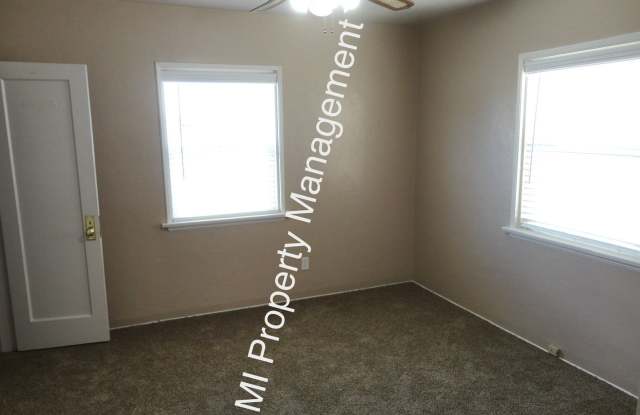 Updated One Bedroom Cottage!! Gallery 4