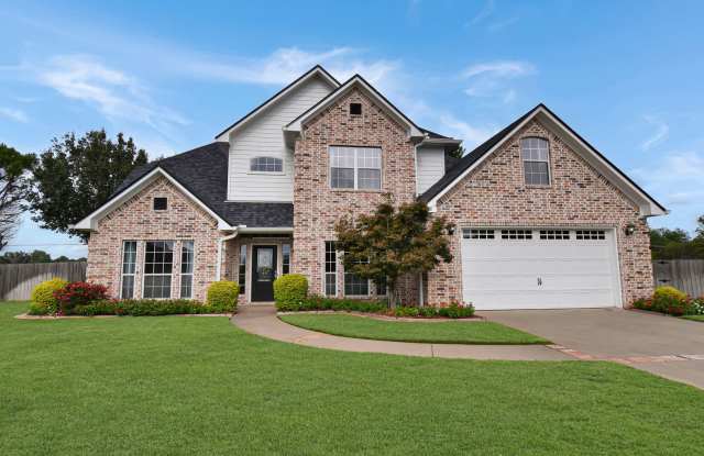 Available Now! Stunning 4 Bedroom 3 Bath in Fox Trail in Flint! - 11162 Fox Trail, Smith County, TX 75762