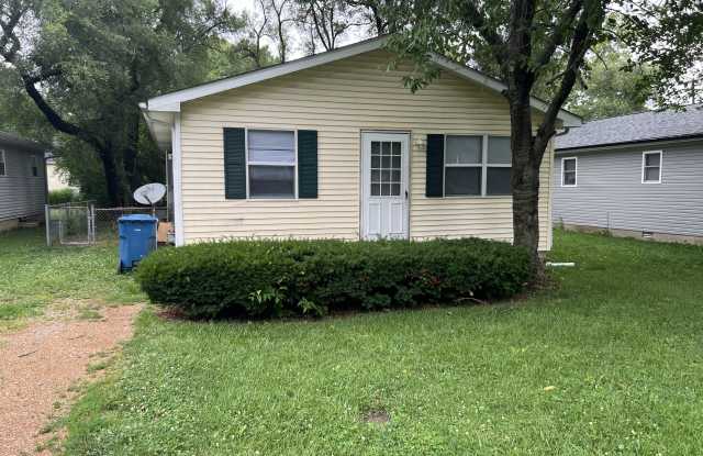 2626 E 72nd St - 2626 East 72nd Street, Indianapolis, IN 46240
