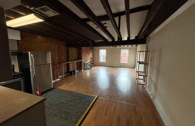 631 CATHARINE Street Gallery 2