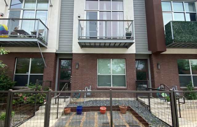 Live in the Heart of the Pearl District – Steps from the Riverwalk photos photos