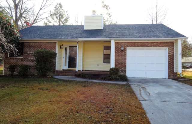 City Convenience! - 200 Audubon Drive, Jacksonville, NC 28546