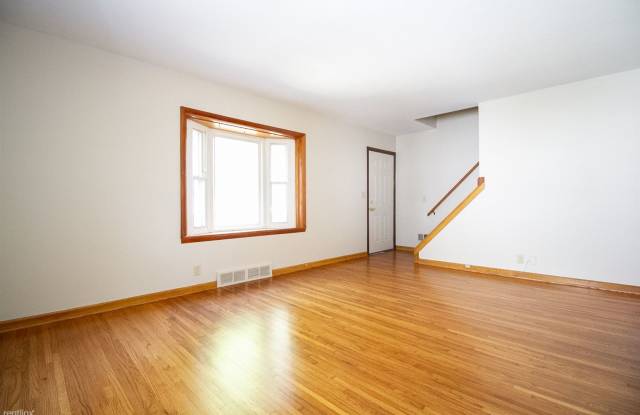 108 Longdale Ave Gallery 2