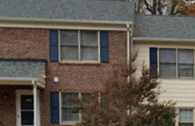 Three bedroom, 2.5 bath townhome, with master bathroom and deck off of living area- off of boonsboro rd photos photos