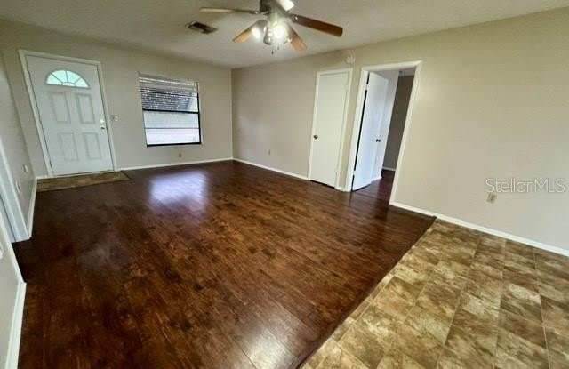 5280 BEACHVIEW Drive Gallery 3