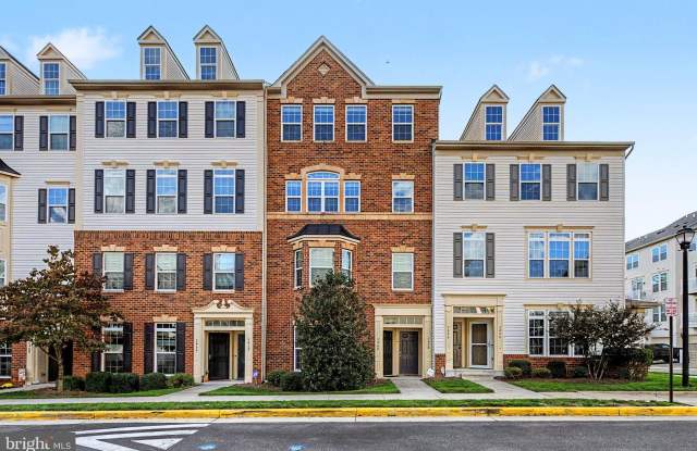 7458 BRUNSON Circle Gallery 1
