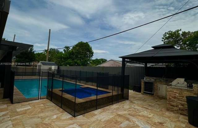 1430 NW 183rd St photos photos