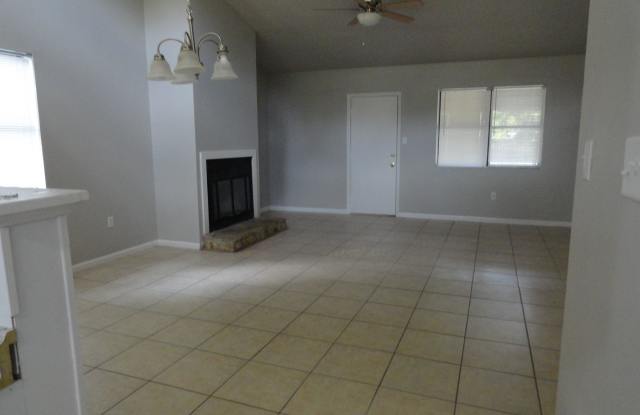 2BD/1B Duplex in Valdosta Gallery 3