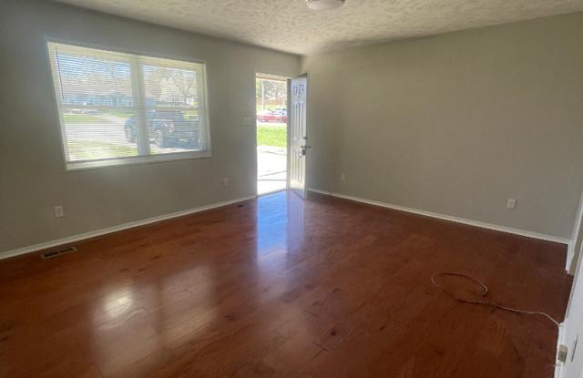 Cozy Townhome located in West Knox Gallery 4
