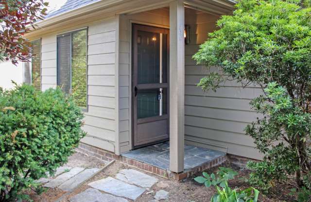 Warm and Welcoming Home in Mill Creek photos photos