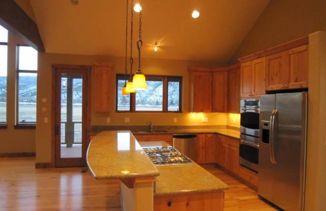 389 Larkspur Drive Gallery 2