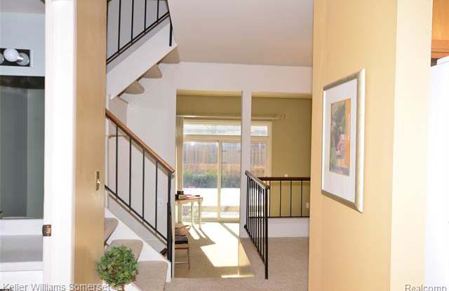 5311 BREEZE HILL PL Gallery 2