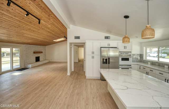 Beautifully upgraded 4 bedroom + 2 1/2 bath + Bonus room, single-story home in the heart of Thousand Oaks! Gallery 4