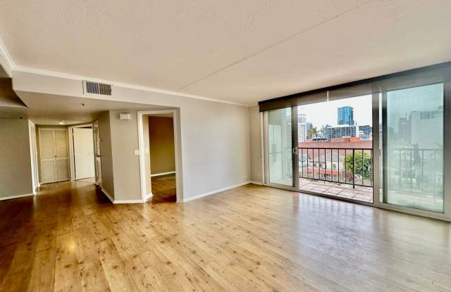 Stunning 2BD/2BA Condo in Downtown! With Parking and Washer/Dryer! - 1514 7th Avenue, San Diego, CA 92101