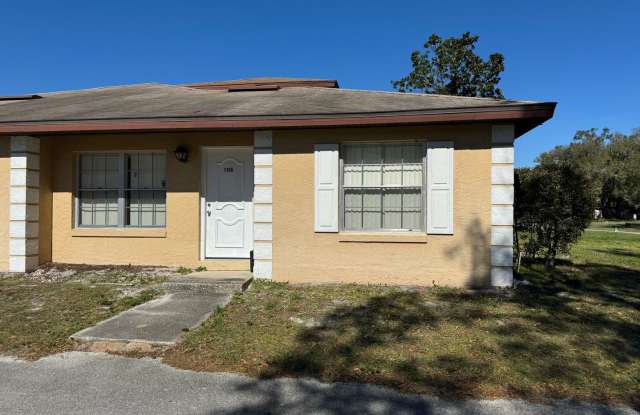 Spacious 3 bedroom, 2 bathrooms multiplex unit. photos photos