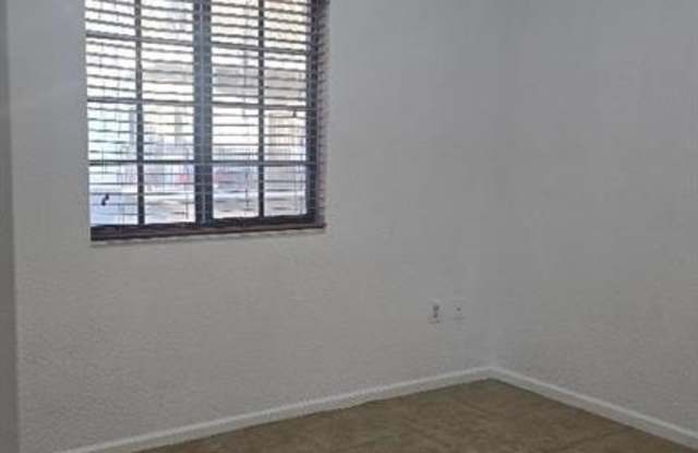2851 Riverside Dr photos photos