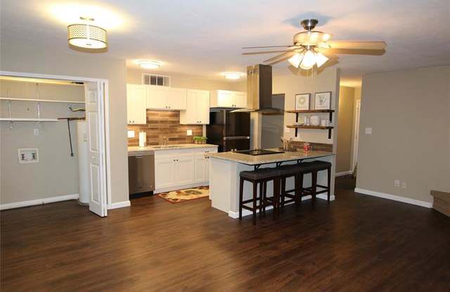 915 Valley View Drive Gallery 3