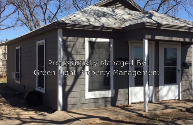 5621 Ezell St - 5621 Ezell St, Haltom City, TX 76117