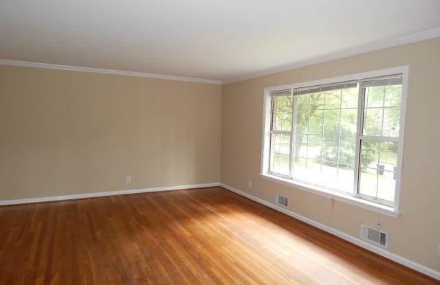 1722 N Holly Lane Gallery 4