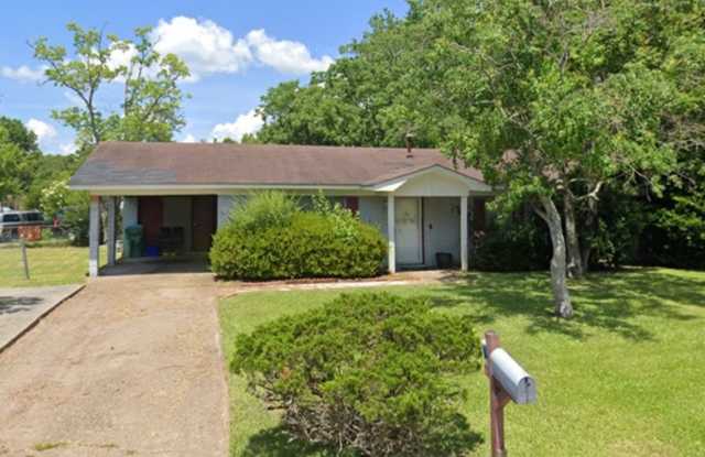 Orange Grove 3 Bedroom - 301 Legg Drive, Gulfport, MS 39503