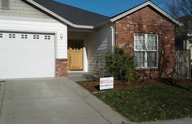 Desirable area of Central Point - Single Story photos photos