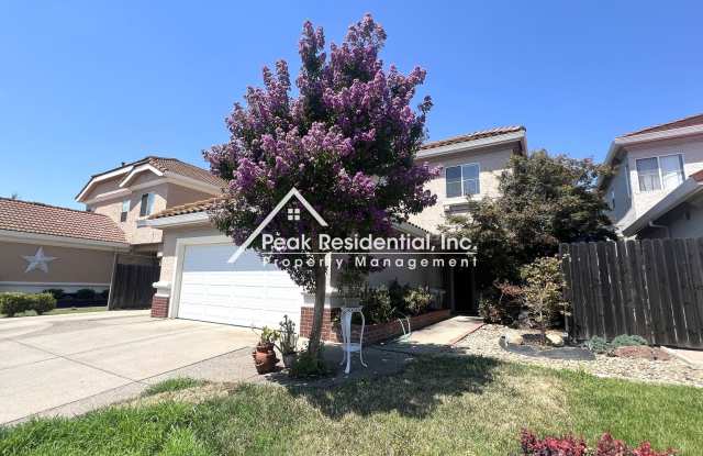 Very Nice 4bd/3ba Roseville House With 2 Car Garage And Pool! photos photos