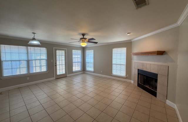 1611 Park Place Gallery 4