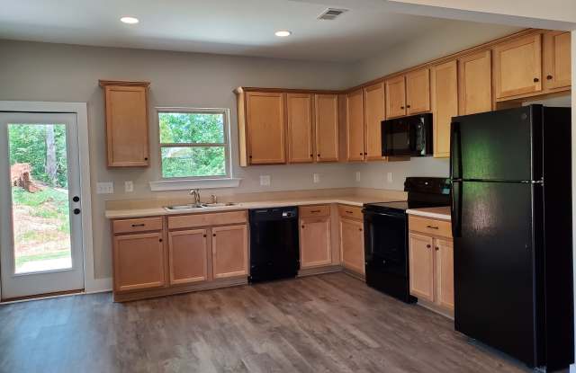 166 White Oak Circle Gallery 4