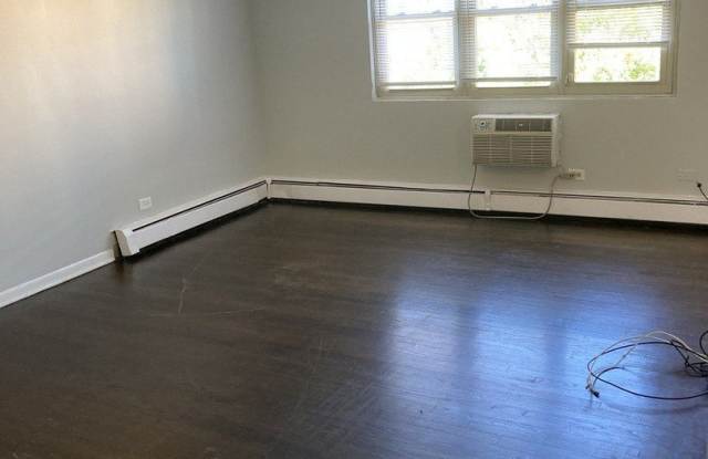 2420 W Berwyn Avenue Gallery 2