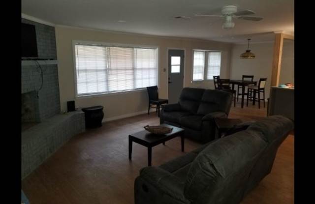 2617 Lakeway Dr Gallery 4