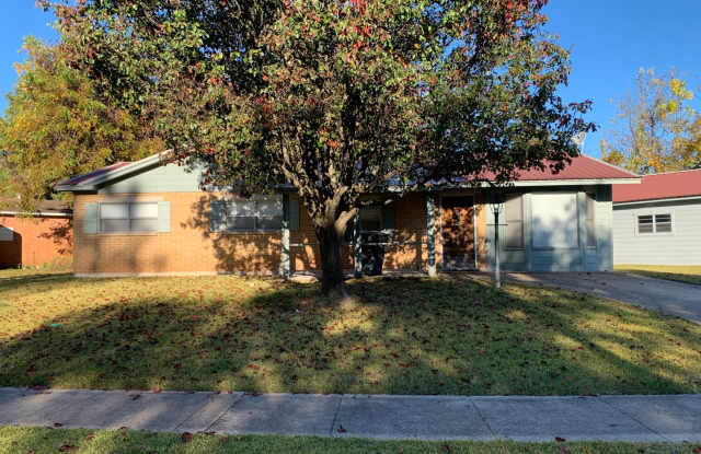 CLEAN, UPDATED HOME WITH A BONUS ROOM AND FORMAL DINING/DEN photos photos