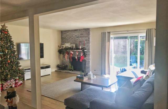 9862 Effingham Drive Gallery 4