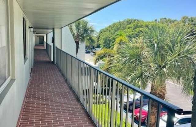 4090 TIVOLI Court Gallery 4