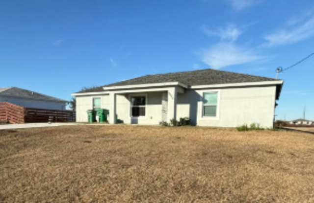 9025 Penny Cir - 9025 Penny Circle, Port LaBelle, FL 33935