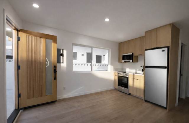 12527 Cranbrook Avenue - 5 photos photos