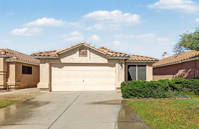 7946 West Laurel Lane Gallery 1