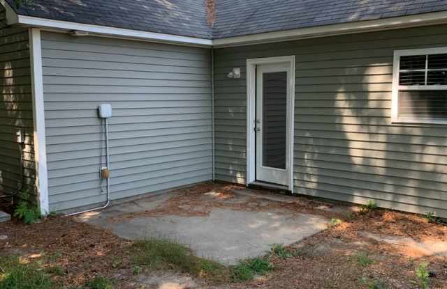 3 Bedroom 2 Bath House on Mill Creek - Leland, Available Now Gallery 3