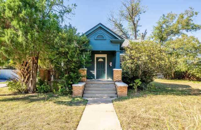 4414 Red River Street photos photos