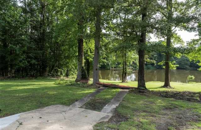 2560 Piney Wood Lane Gallery 3