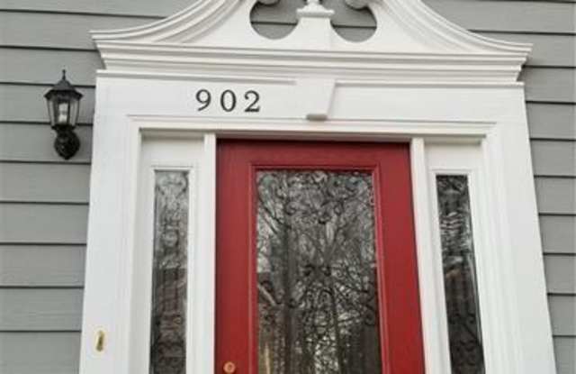 902 Vintage Pointe Drive Gallery 2