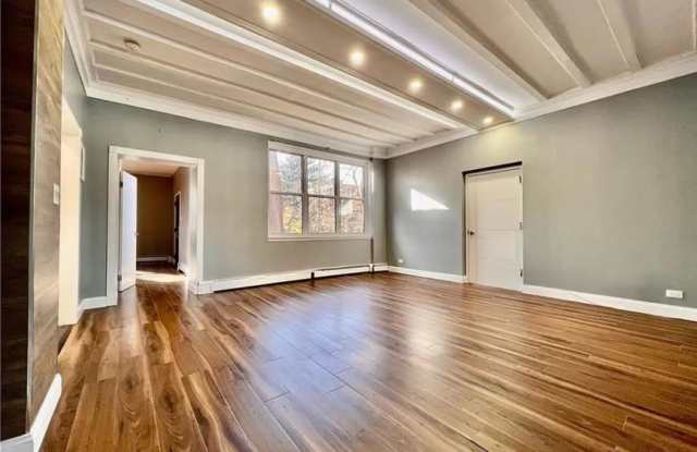 777 Kappock Street Gallery 3