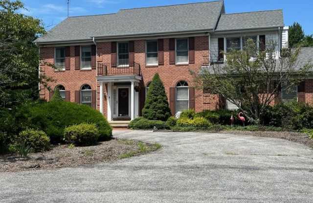 3704 THOROUGHBRED LN Gallery 2