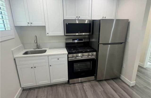 4656 Bell Avenue photos photos