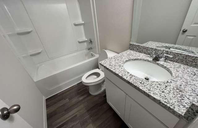 7602 Pensacola Road Gallery 3