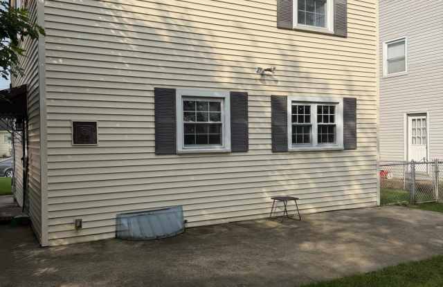 2248 HOLLINSHED Avenue photos photos