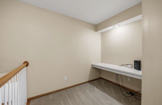 1137 Northwest Prairie Ridge Drive Gallery 2